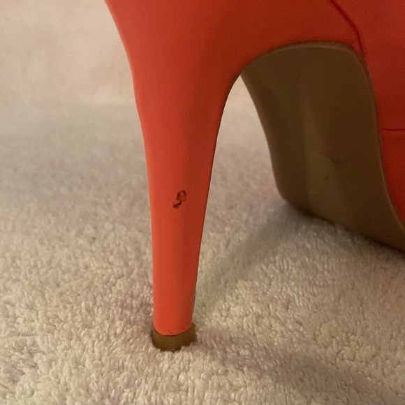 Bright Coral coloured pumps - Picture 5 of 5